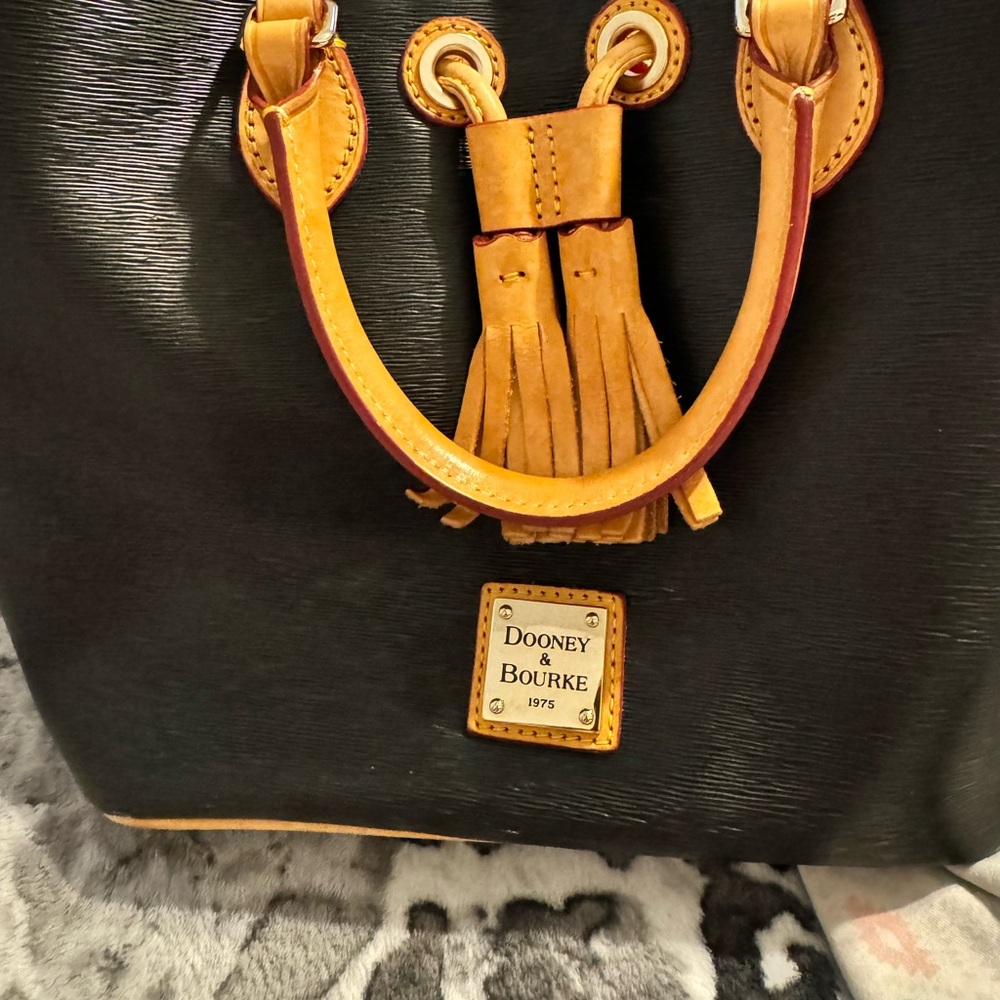 Dooney & Bourke shoulder bag/satchel/crossbody …